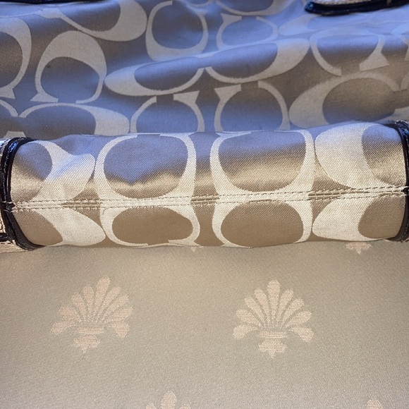 COACH classic tan material w/reptile pattern leather trim hobo purse. $55 - Picture 9 of 15